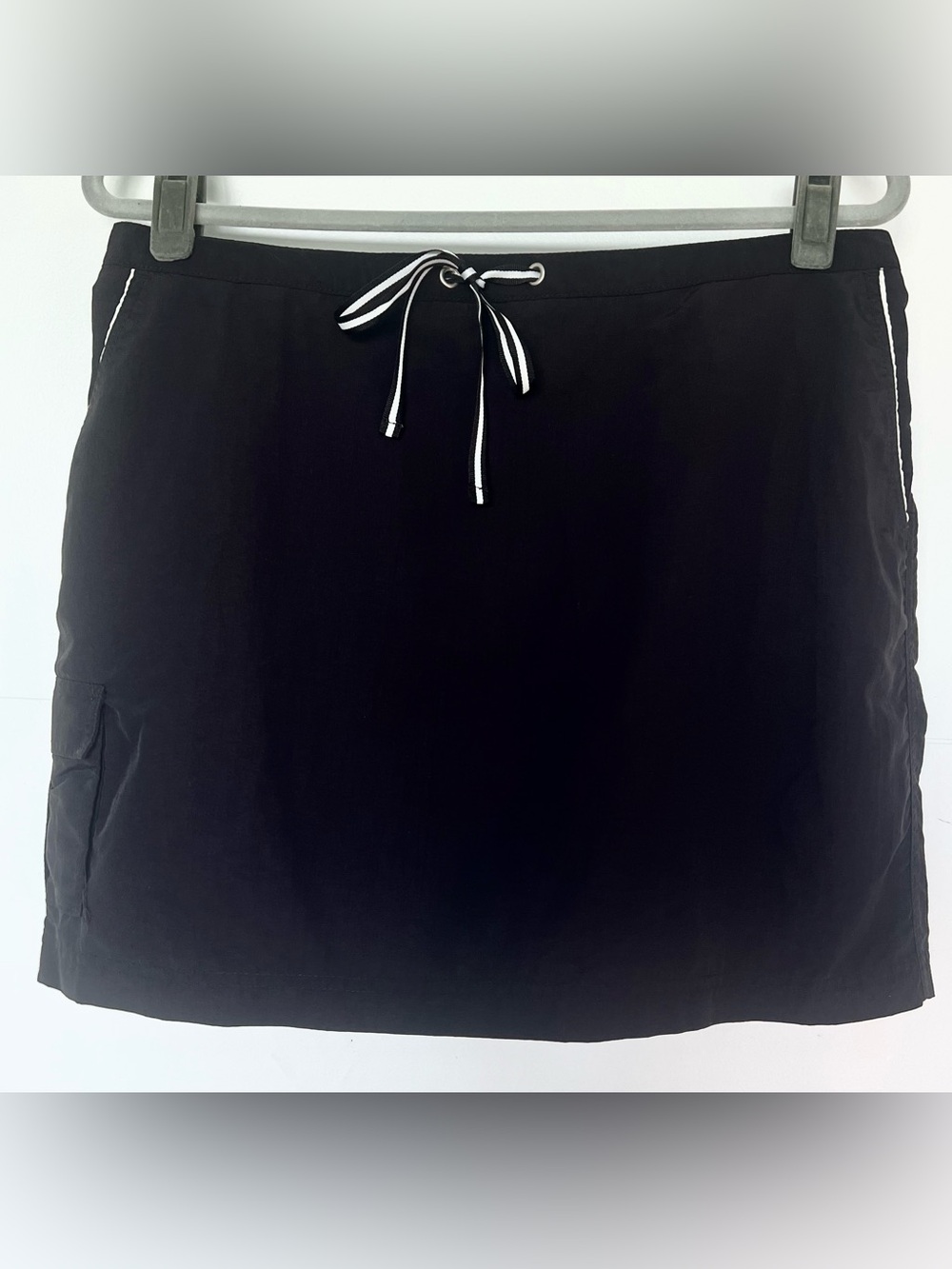 Paradise Bay Women’s M Black Swim Skirt Cargo Pockets Drawstring